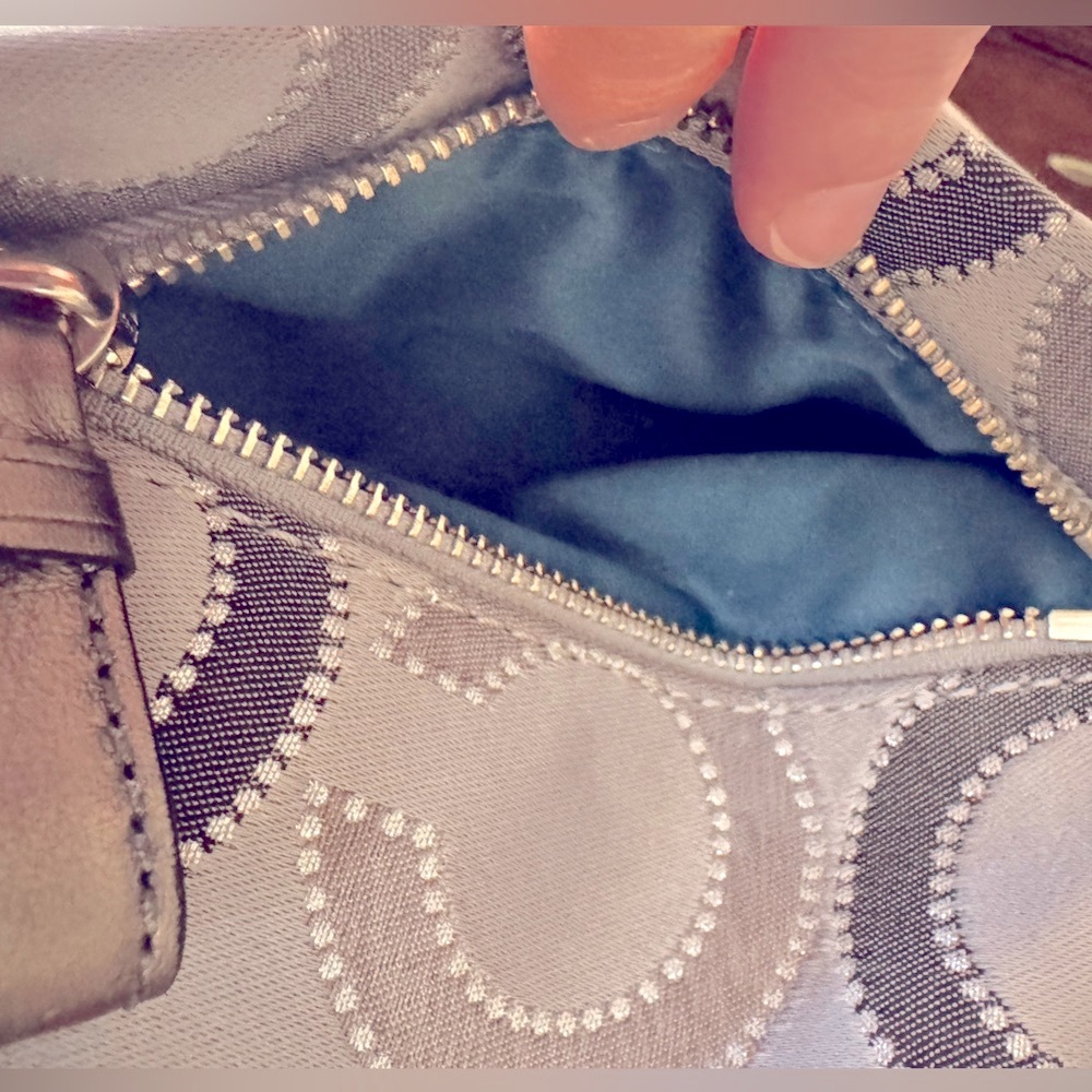 Coach Isabelle Madison silver metallic dotted Op Art Shoulder crossbody bag EUC - Picture 9 of 17